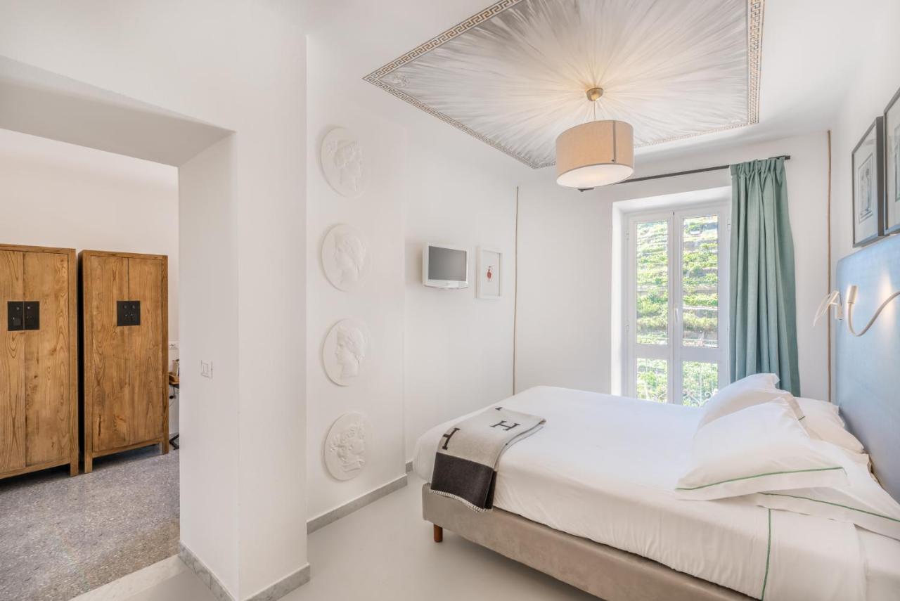 La Torretta Lodge Манарола Экстерьер фото